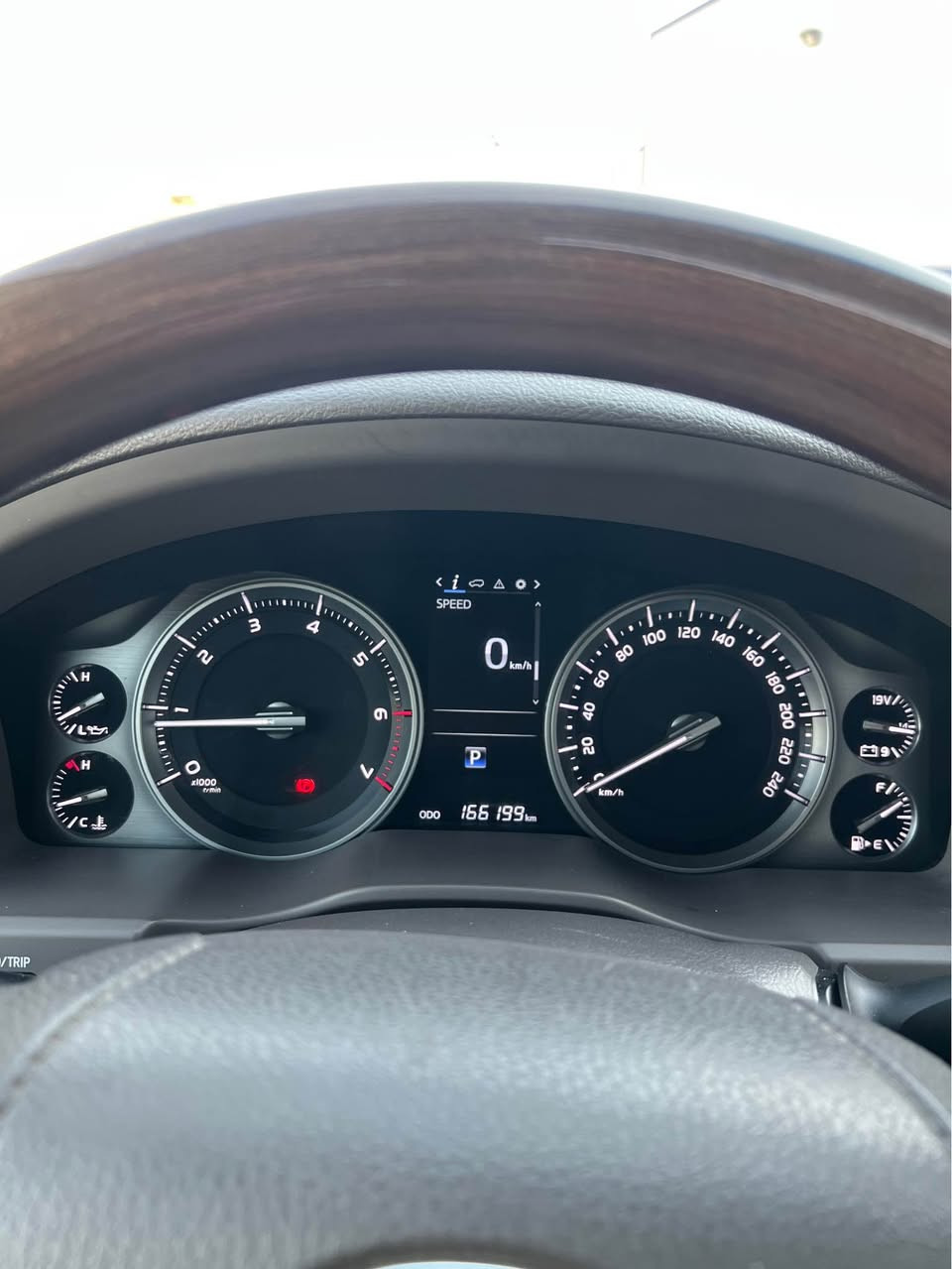 LAND. CRUlSER. 2019 
مواصفات Grand TOUring
سياره حيل حيل نظيفه 
ماشيه ١٦٥الف 
سياره كفاله عامه حتا بيدون تعديل
سياره گئر مكينه گه هربيات كول شرت  V8
مكان دهوك 
سعر ٤٨٥وره قه 🔥 سميل, دهوك


**إذا كنت صاحب هذا الإعلان وتريد حذفه لأي سبب، رجاءا أرسل رسالة إلى الدعم الفني**