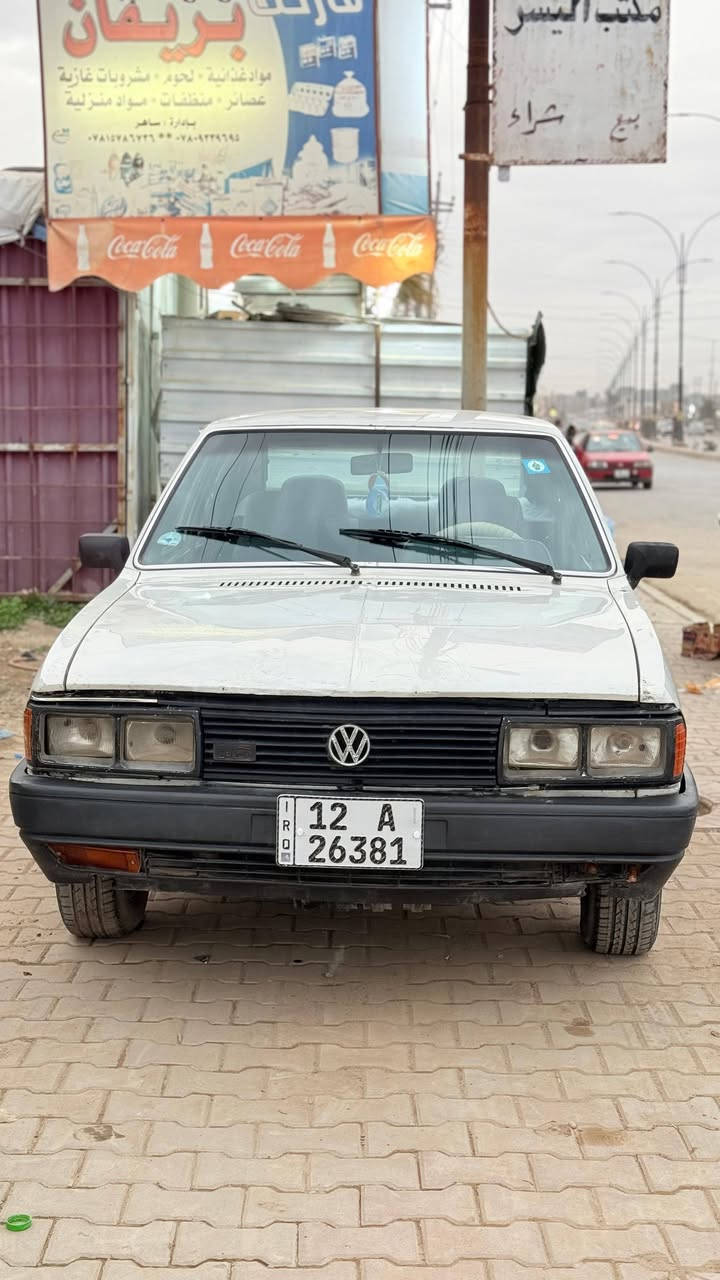 السلام عليكم مكلف بالنشر
برازيلي 1988
محرك كير شرط
صدر تايرات جديد
رقم نينوى دولي شرط التحويل 
سيارة بلاديه على وضع الشركه
السعر 30 وبيها مجال
للاستفسار اكثر الاتصال بالرقم
***********
مكان السيارة صلاح الدين الشرقاط
