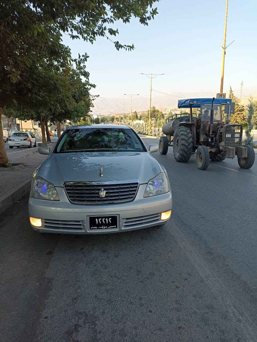 بەناوی خوای گەورە
شاهینە موس موس
2006
182
سێ دوگمە پەردە
بەسمە ڕەساسی ناوڕەساسی
گەورە بە گەورە بێ دوکەڵ
بێ بۆیاخ کامل مەسروف
کۆدو بارکۆدی بۆکراوە
دەعمولێدرای بەشەرت
کەڤەرو سەقف و شانسی بەشەرت
تەقەو ڕەقەی بەشەرت
تەنها فڕۆشتن
لەهەڵبجەی شەهید
***********
*********** حلبجة, السليمانية
