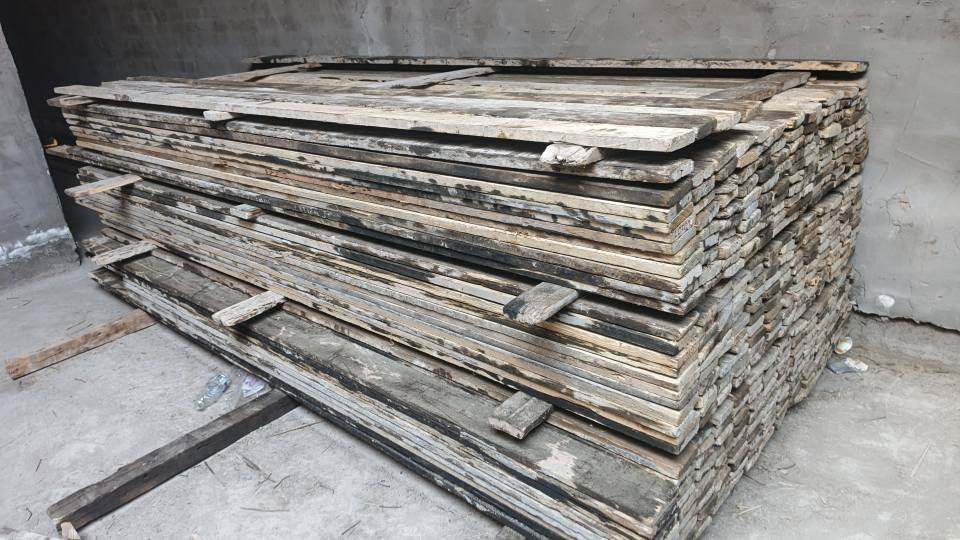 قالب خشب روسي تارس نظيف للبيع
العدد 14مكعب يدك مساحة 300م 
في بابل حلة للاستفسار الاتصال ***********
