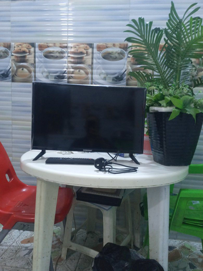 شاشه  قياس ٢٤  بدون نت نظيفه  السعر  ٦٥ .
شاشه انترنت قياس  ٣٢ سامسونك بالكارتون  سعر  ١١٠  .
شاشه  انترنت بالكارتون  قياس ٣٢  سعر  ١١٠ 
ماركة باناسونيك . *********** بصره
