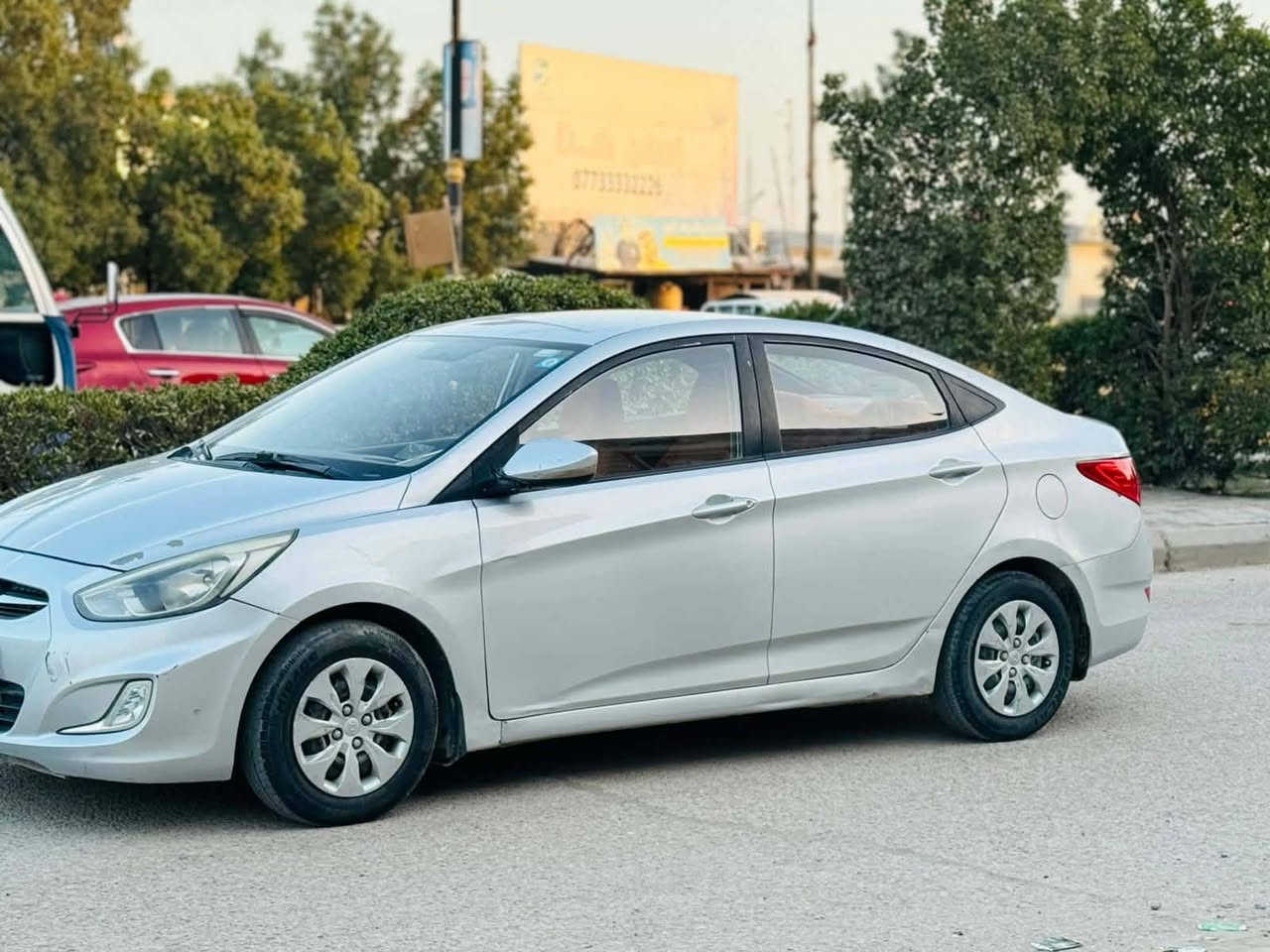 السلام عليكم
هونداي اكسنت خليجي 2017 
مكينه كير حداديه تبريد مابيه اي نقص جاهزه من كلشي سياره جديده بمعنى الكلمه بيه قطعتين رش صبغ بدون ضربه  الباقي مكفولة من كلشي رقم مثنى نكليزي سنويه جديده سعر 77وبيه مجال لاستفسار ***********مكان السماوه المركز
