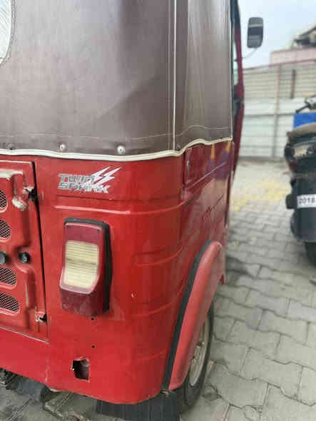 تكتك موديل 18 اوراق كاملة التكتك جاهزة اوحلوة بيهة محرك مال 20 بجيس ناعم السعر 3 او 650 العنوان بغداد جسر ديالى القديم ***********
