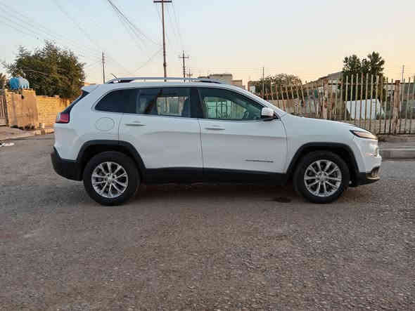 السلام عليكم جيب شيروكي بزون 2019 گير ومحرك مكفولات LATITUDE مكينه 4 اسلندر 2400 حره تحويل سياره جاهزه للخير المكان ميسان الميمونه *********** السعر 120
