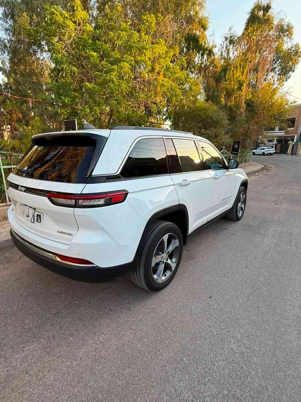 السلام عليكم سياره جيب 2024 شهداء
فول مواصفات بدون تبديل اي قطعه
بدون ايرباك
عنوان بغداد الامين الثانيه 
***********
سعر 360وبيها مجال شي بسيط
