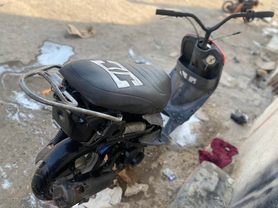 السلام عليكم للبيع ماكس قجمه نهضه ومعدل ونعومه فول الدراجه مفتوحه ولفات كهربائيات شغاله غراضه كلها كامله بس السلف واكف 
مكاني البصره معقل
ب٤٧٥ وبيه مجال
***********واتساب
