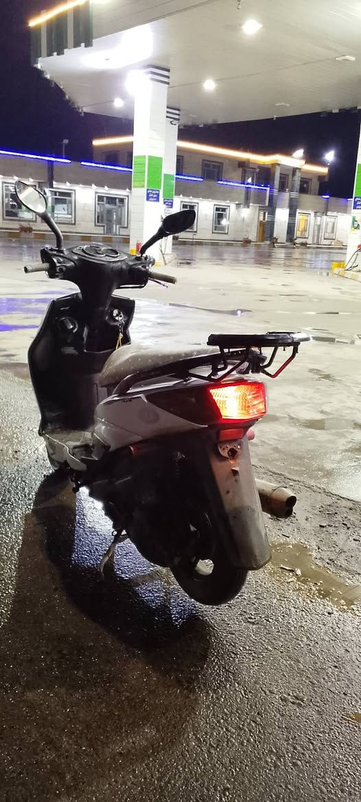 السلام عليكم للبيع  سكنس فحل نوزل خطين شلعه ومعدل المحرك خير من الله بيه ملاحضات بصيطه صالنصه رياضي بيه وشه  صوتها حلووو تايرات جدد نقص فيشه دشبول  مكاني التاجي رقمي *********** // ***********
