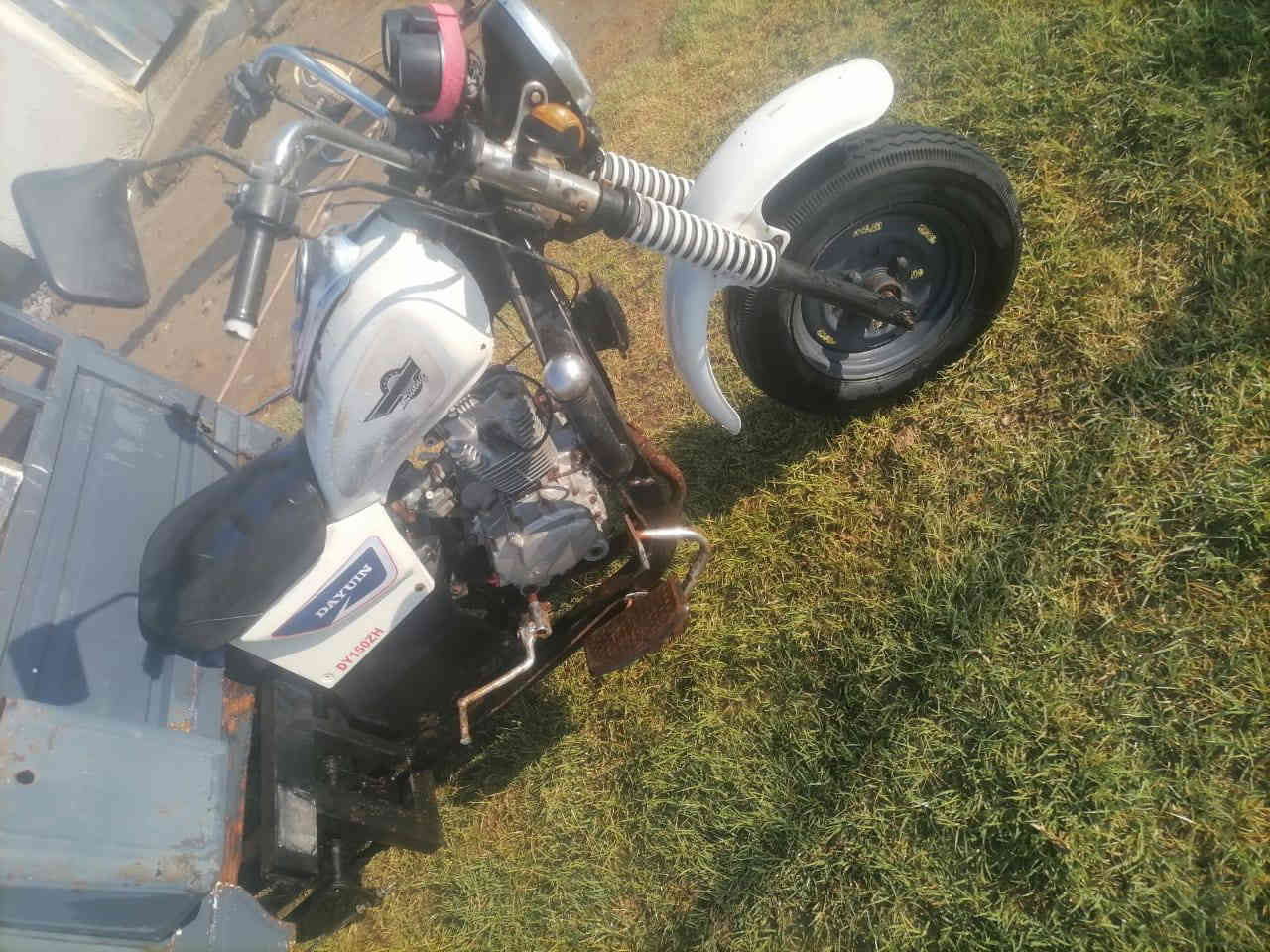 السلام عليكم ستوته البيع موديل 19نضيفه جاهزه مكان ناصريه قضاء الغراف سعر مليون 350وبيه مجال نتصال على هذه رقم ***********.وراق كامله
