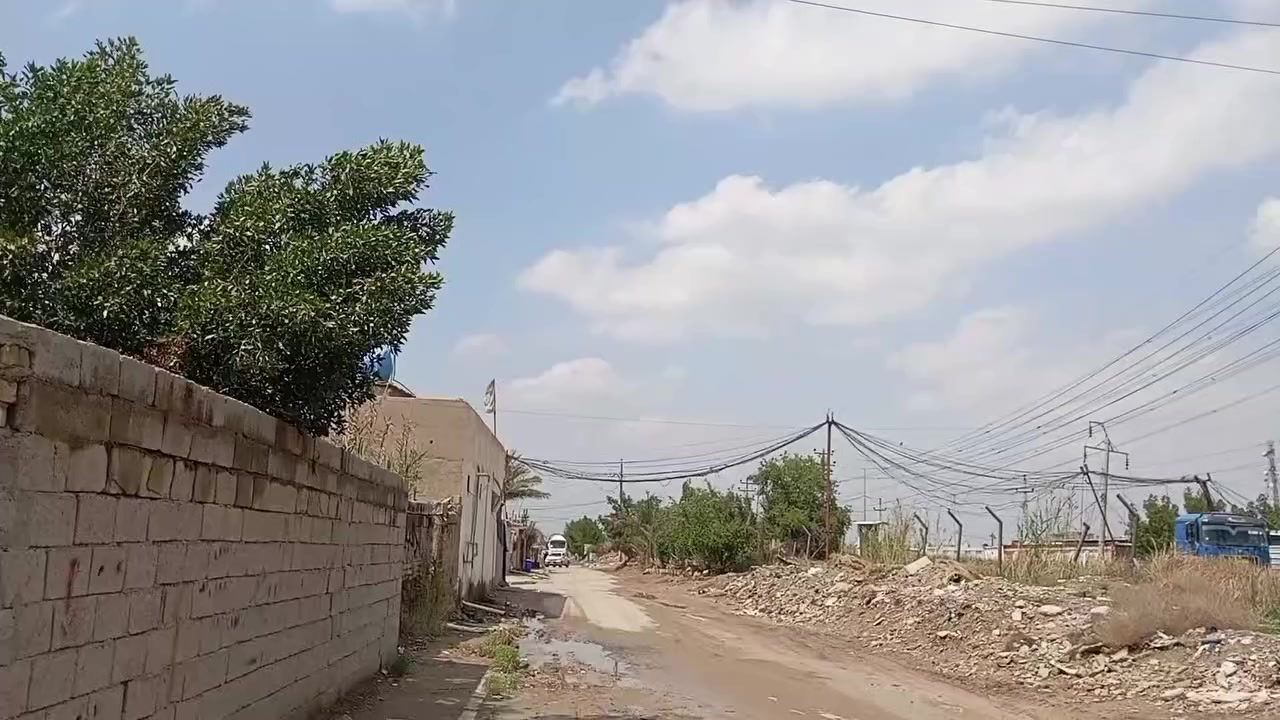 السلام عليكم قطعه للبيع 300متر الحد ايكلي البيت قديم اني ابيع قطعه
السعر 120وبيه مجال واليريد 100ابيع 40مليون ***********
