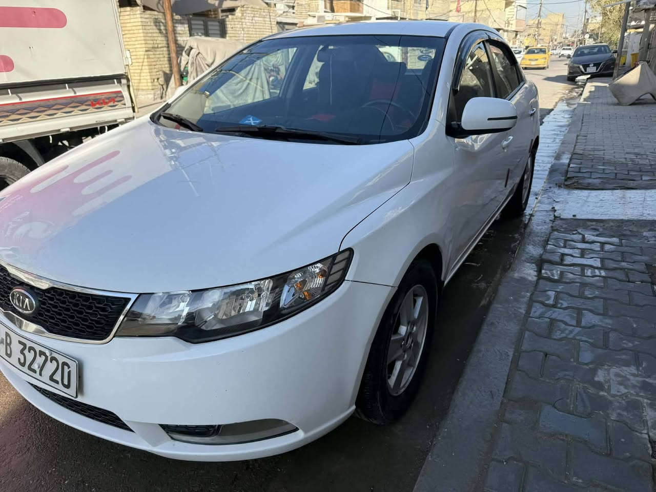 للبيع او مراوس كيا سيراتو وارد خليجي مكينه ١٦٠٠  ما مفتوح كير ما مفتوح صدر جديد كامره حساسات تحكم جهتين شفتات جهتين شاشه  رقم جديد سنويه ٢٠٢٨ تبريد تدفاه شغال صبغ قطعتين ونص بلا دواخل بجم كبس شاصي الغود مكفول مديل ٢٠١٣ سعر ٩٤ وبيها مجال مكاني بغداد ***********
