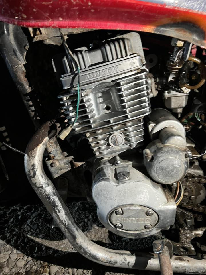 سلام عليكم جني للبيع  يرادله ترتيبات مكينه نضيفه تخبل باتري جديد سلف شغال  دراجه شغاله وتمشي مكاني ناحيه العباره السعر140 وبيها مجال ***********
