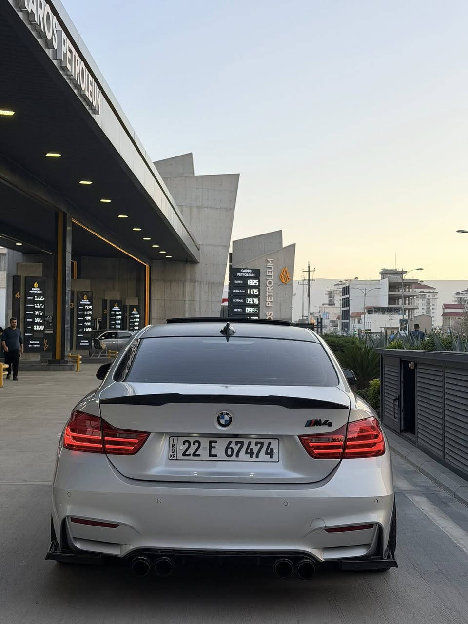 السلام عليكم حبايبي
2017 , 430i 
بيع او مراوس  ويا شمالي 

حجم 430i

محرك 2000تون تيربو✈️

سعر ١٦٦$

 ٣ قطع صبغ

كفالة لغد شاصي

كفاله كير محرك ممفتوح 

كهربائيات كله شغال

ماشية١٤٠km
محدث M
المواصفات
1/1  فوول فوول 
داخل احمر
بصمه

فتحة

شاشة كبيرة

كاميرا 360

تحكمات ستيرن

كشنات تدفئة

كشنات كهرباء خزن

سايد بريك عصى

مري كهرباء

مري قلاب R

ابواب بصمة

لايت داينمك اوتو

ويل BMW اصلي

سستم سماعات harmand kardon 

شاشة اعطال

حساسات خلفي امامي

ماسحات اوتو

تركشن تزحلق

انظمة قيادة عدد5

شفتات ستيرن

مكان جمجمال  سليمانيه ***********
