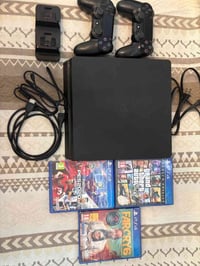 بلي فور • ١ تيرابايت • ٢ يد تحكم