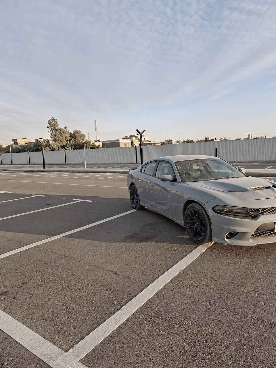 يالله يارزاق السلام عليكم سيارة نوع دوج جارجر لون سموك موديل 2021 فول مواصفات توويل مكينة 6 سلندر ماشية 96 الف رقم بغداد مميز وارد امريكي حادثه جاملغين وبنيد مكانه بغداد اخوان ممتواجد على الفيس  سعره  195 ورقة رقم الهاتف ***********
