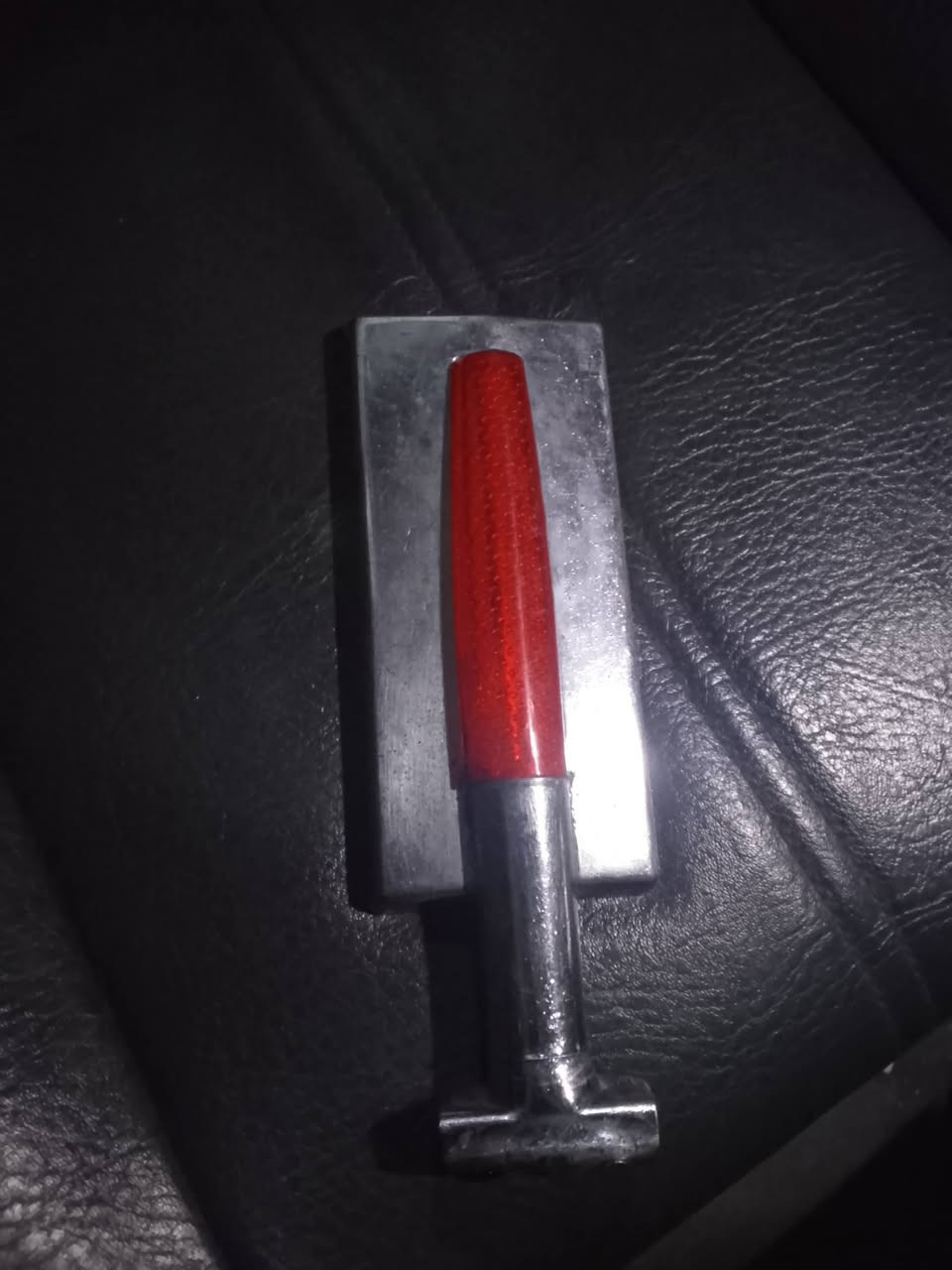 سلام عليكم مراية،اصلية قطعة نادرة،وحلوة قديمة حيل شرط أصلي مو عادي قيم وخذ*********** بغداد بكاني
