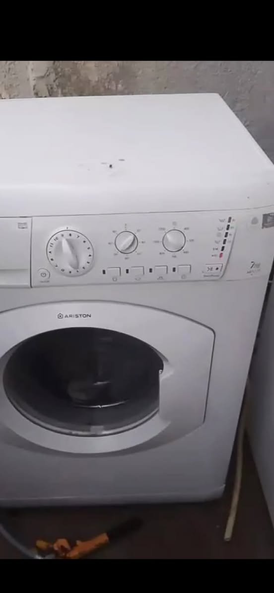 غساله رصاصي بوش ٧ كيلو ١٢٥ 
غسالة بيضة ارستون  ٧ كيلو ١٢٥ 
غسالة صحون ١٥٠ الف 
العنوان بغداد ابو غريب قرب السوك


**إذا كنت صاحب هذا الإعلان وتريد حذفه لأي سبب، رجاءا أرسل رسالة إلى الدعم الفني**