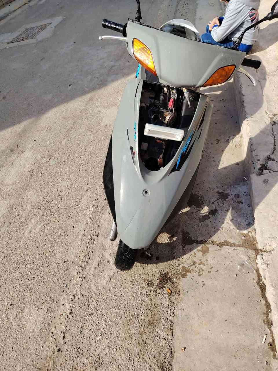 سلام عليكم دراجه سعرها 300وبيها مجال بسيط مكاني الزعفرانيه  تواصل خاص***********
