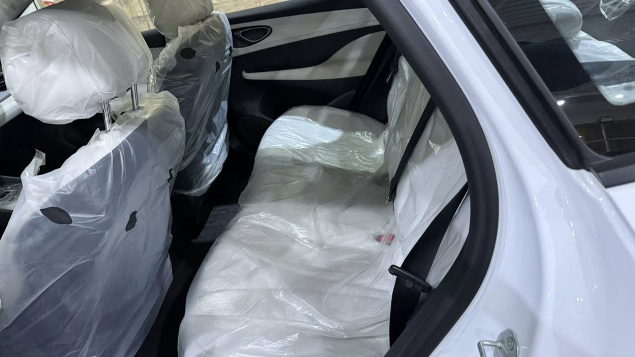 عرض خاص وسعر بلاش ارخص سعر بالسوك كله 
سيارة بي واي دي سيل _ 5_ 2025 زيرو 
مرقمه بغداد وجاهزة 
اليكم المواصفات
انتبه السياره : هايبرد & بانزين & كهرباء يعني التفويله الوحده بانزين تمشيك 2100 كيلو
سعه التانكي 65لتر 
حجم المحرك 1.5
شاشه اصليه 
هند بريك كهرباء
دشبول شاشه ديجيتال
اوتو هولد
تشغيل عن بعد تحكمات مقود
اوامر صوتيه
منفذ طاقه
منافذ شحن
مقود جلد حياكه
دخول ذكي
3 وضعيات قيادة
اشاير بل مري
تتسع المقصورة ل 5 ركاب
المقاعد جلد
اناره داخليه LED
لد امامي LED
‏LED بك لايت
قطعتين تبريد 
مثبت سرعة
حجم الاطار 16
مانع تزحلق
شاحنه خلفية
كير كرستال
البطاريه ليثيوم الاقوى والاطول عمرا في عالم الهايبرد ملاحضه: جميع العده مالته موجوده  
العنوان بغداد 
رقم صاحب سيارة: ***********
