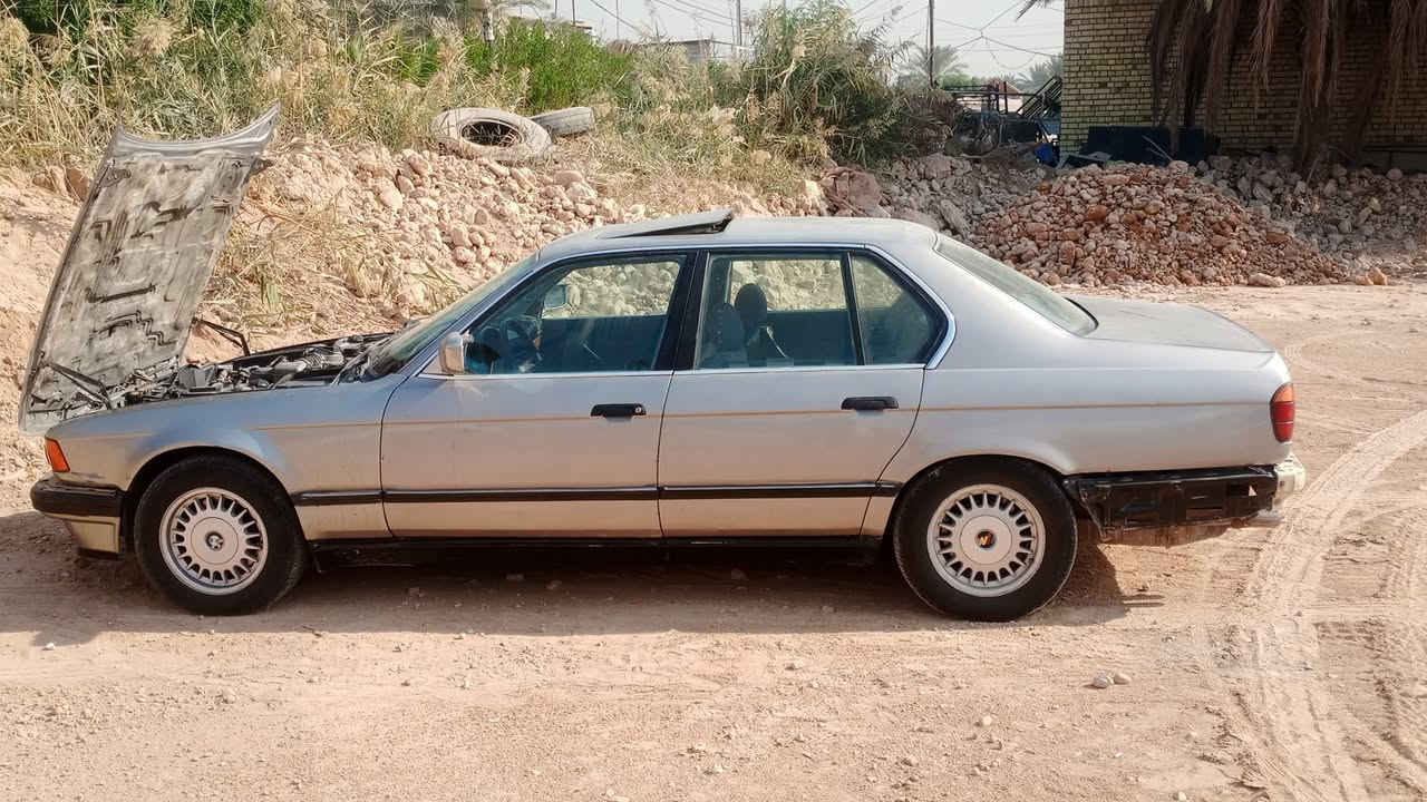 السلام عليكم BMW735 للبيع دبل جكمجه سلايت شغال مكينه لاتنقيص ولا بخار حداديه كدام وره جدد كير اوتو رقم بابل  سنويه لل28 /مكان كربلاءستفساري التفاصيل اتصال***********
