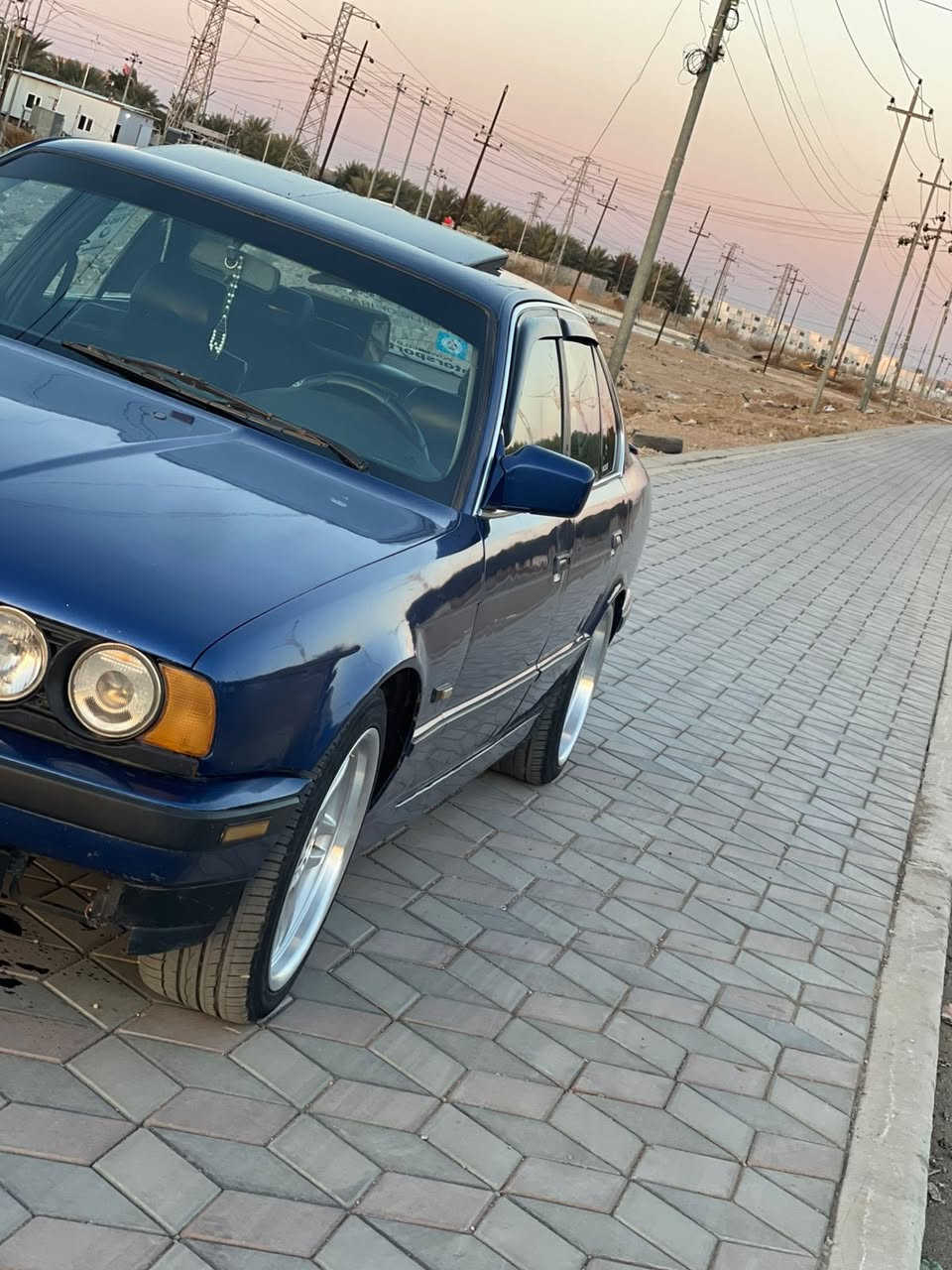 سلام عليكم للبيع بي ام موديل 91 مكينه 25كبس  گير عادي مكينه كير كفاله صدر جديد ويل Mاصلي  سيارة كلش حلوه و نضيفه السعر 45وبيها مجال كلش بسيط العنوان ديالئ بلدروز لاستفسار *********** ،،، ***********
