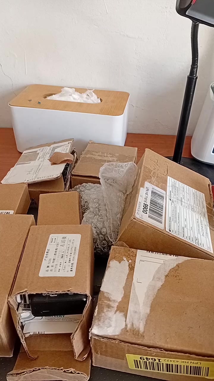 متوفر توضيح بالفديو
شلعة بطاريات كامرات 
سوني انستا كانون نيكون 
بطاريات منوعه ١٩ قطعه 
القطعه على ٥ الف 
١٠٠ الف مع التوصيل


**إذا كنت صاحب هذا الإعلان وتريد حذفه لأي سبب، رجاءا أرسل رسالة إلى الدعم الفني**