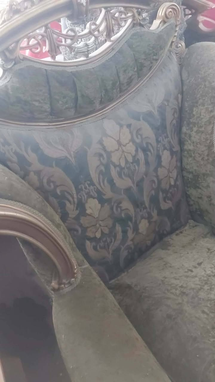 سلام عليكم عيوني كونتر ٨ قطع جديد سعره ٦٠٠ تخم 5 قطع سعره ١٧٥ تحف هم موجوده ميز بلازمه 100 بلازما ت ثنين موجودات مكنسه مال بيت هم موجوده وسعارهن كلش تخبل حجيني وتدلل ***********
