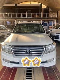 لاندكروز ستينه  ٢٠١١    فطيم   دعاميه امامي صبغ فقط   ماشيه ١٧٢ الف حق...