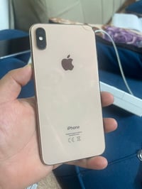 ايفون Xs max للبيع القطع المستبدله:شاشه اصليه،بطاريه فيس ايدي لا يعمل....