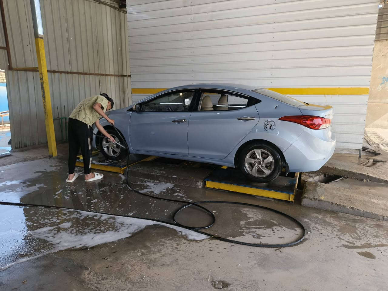 السلام عليكم
النترا 12 خليجي فول مواصفات جاملغ الايمن مبدل نفس اللوان فقط 
صبغ بالبيبان والصفحه الثانيه صافيه
ابيعك حزام سياره خير من الله مال بيت 
تبريد تدفئة
مكينه كير مكفولات 
راديتر وجوينات وباتري وتخم تايرات جدد 
السياره منفوظه من كل الاعطال ماشاء الله خير من الله
السياره في بابل 
***********
