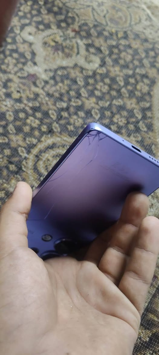Redmi Note 13 Pro
ذاكرة 512 رام 12+12
بطارية 5000 شحن سريع 67 واط 
كامرة 200 ميجا بكسل 
بدون غراض بي هاي الطخة من ورى وكدامك
للبيع والمراس السعر 190 وبي مجال


**إذا كنت صاحب هذا الإعلان وتريد حذفه لأي سبب، رجاءا أرسل رسالة إلى الدعم الفني**