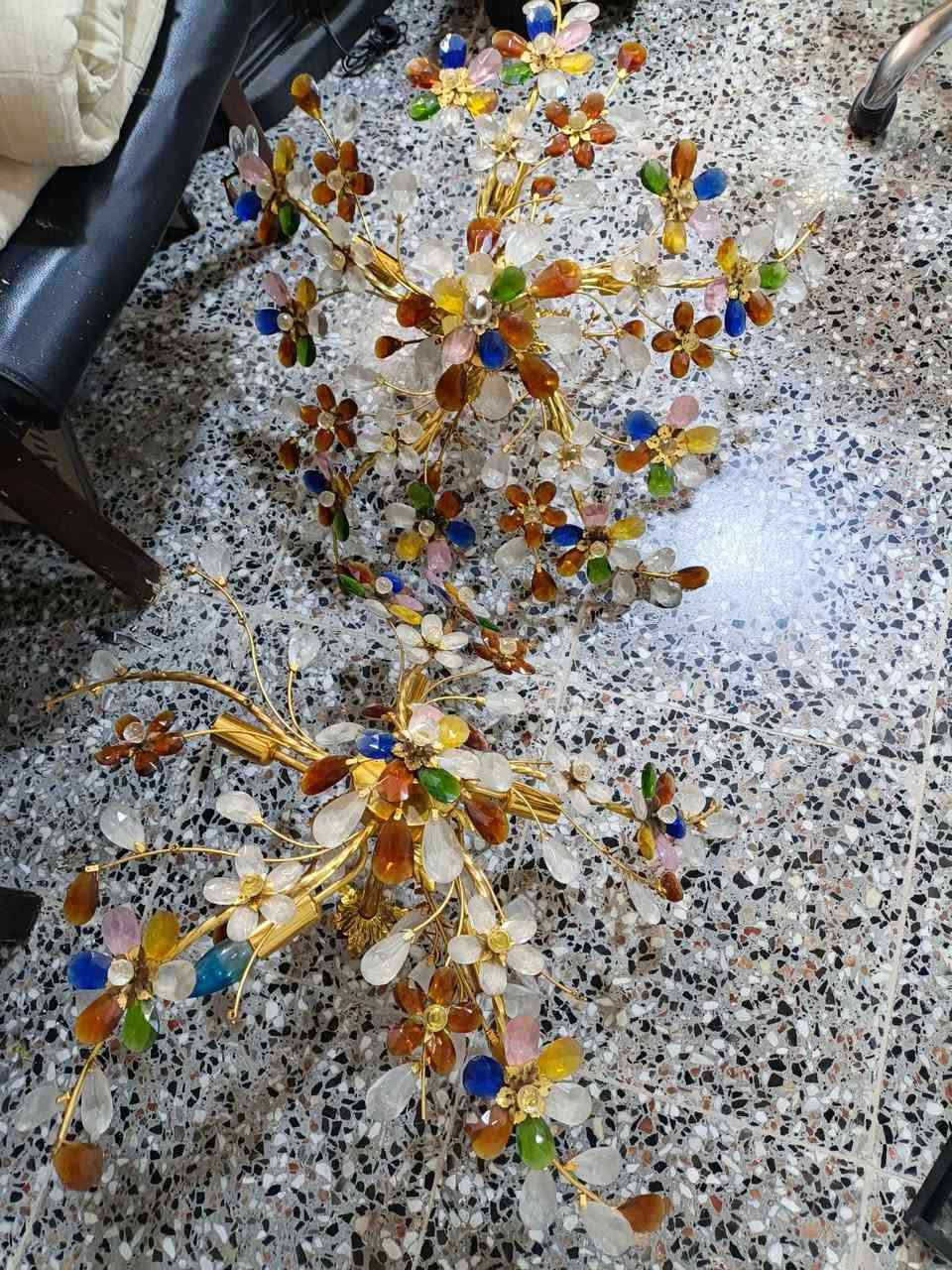 السلام عليكم..للبيع ثريات عدد 2 يحتاجن كلوبات شرط الشغل اللون ثابت يرادلهن تنظيف ..السعر 35 الف


**إذا كنت صاحب هذا الإعلان وتريد حذفه لأي سبب، رجاءا أرسل رسالة إلى الدعم الفني**