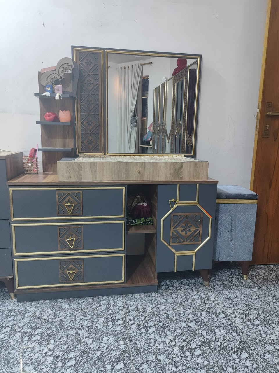 والصور كدامكم ... اي عيب مابيه مستعمله شي بسيط ...
السعر 900 الف دينار ... وبيه مجال بسيط ...

العنوان ... الفلوجة / حي الجغيفي الثانيه / مجاور جامع ذكر الحكيم ... 

التواصل ...  
***********

***********

متواجد واتس اب للمراسله او الاتصال على الرقم الاثير ...
