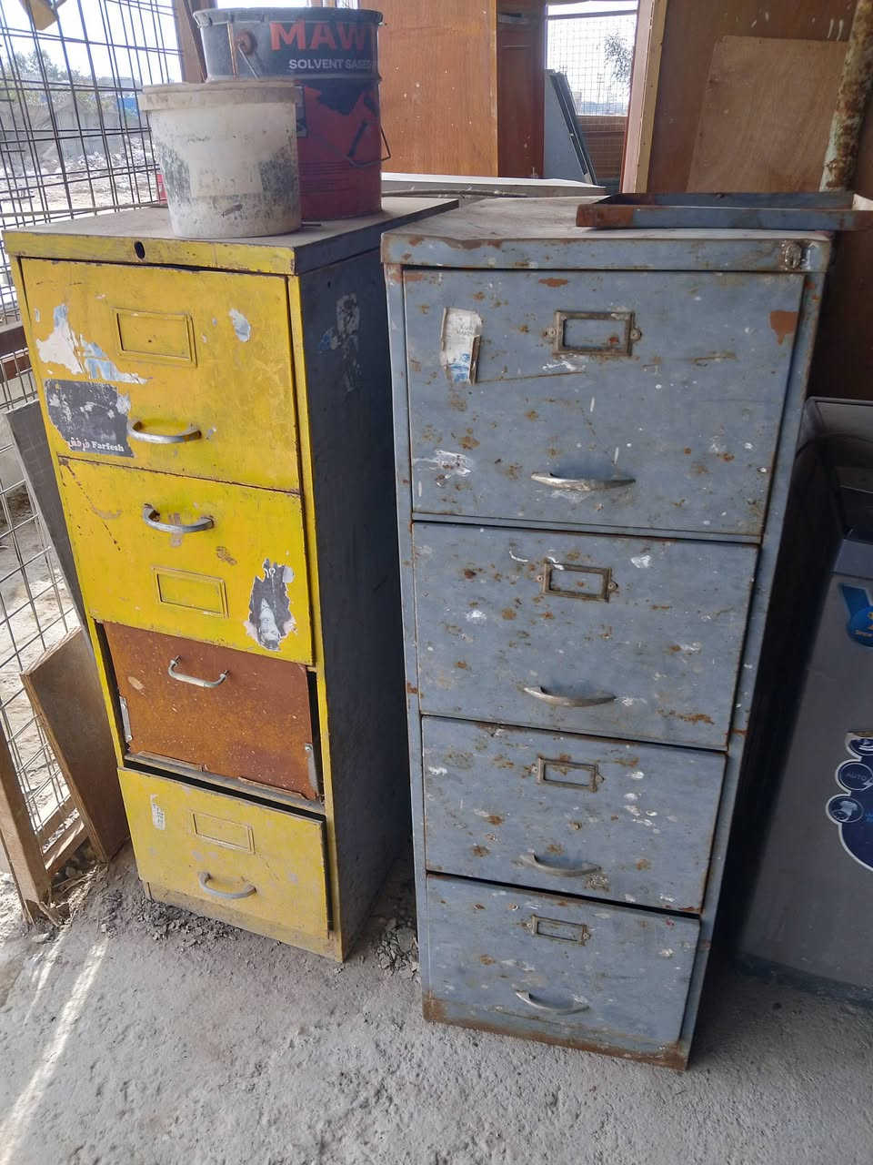 انواع الكاونترات والاغراض المنزليه الكاطون الرازي مجاور صيدليه أم أيمن رقم الهاتف ***********
