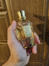 عطور • للبيع • اسفل الصور