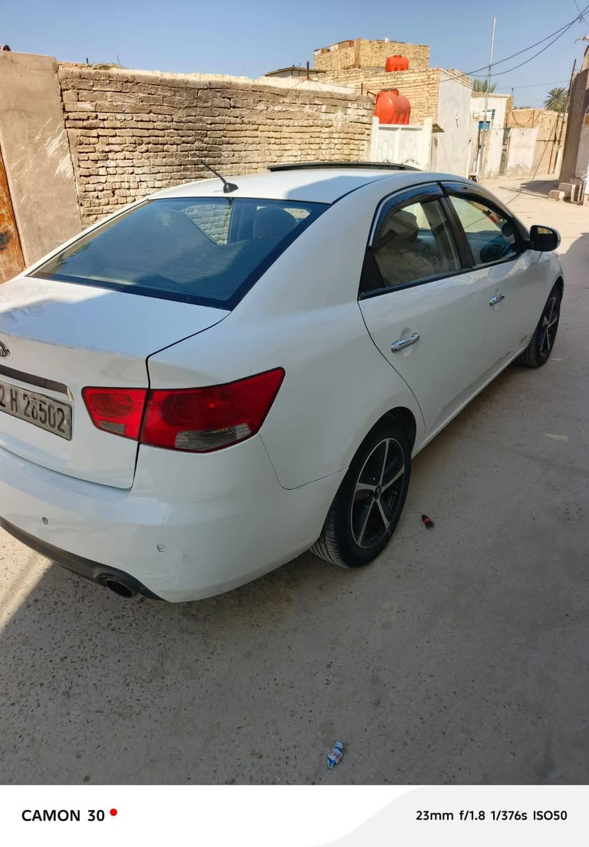 سلام عليكم عيوني سياره جديده بمعنه كلمه كيه سيراتو موديل 12 كير مكينه تبريد صدر مكفولات بل كرتوان سياره خليجي بيه بس بنيد صبغ وبيه جملغ خلفي صبغ فقط وبيه شويه باردات قليله وال باقي كفاله عامه رقم اربيل دولي بسمي مكان بابل سياحي شراي يتصل وإني خادم للجميع السعر110 وبيه مجال قليل للشراي *********** $***********
