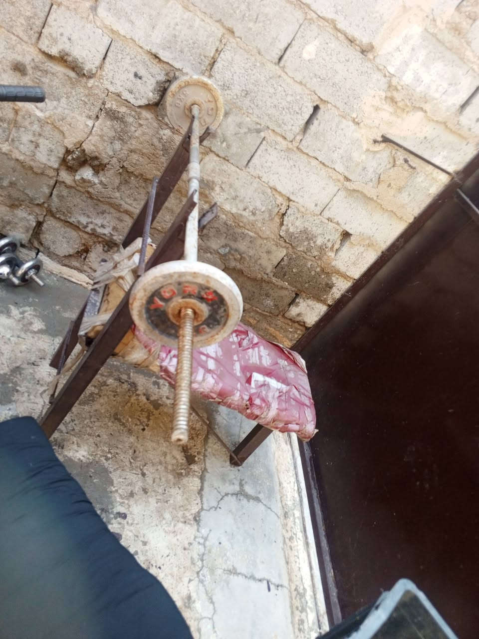 حقيبة اوزان خمسين كيلو +مصطبه 
ب ١٧٥ مكان الحسينيه ***********
