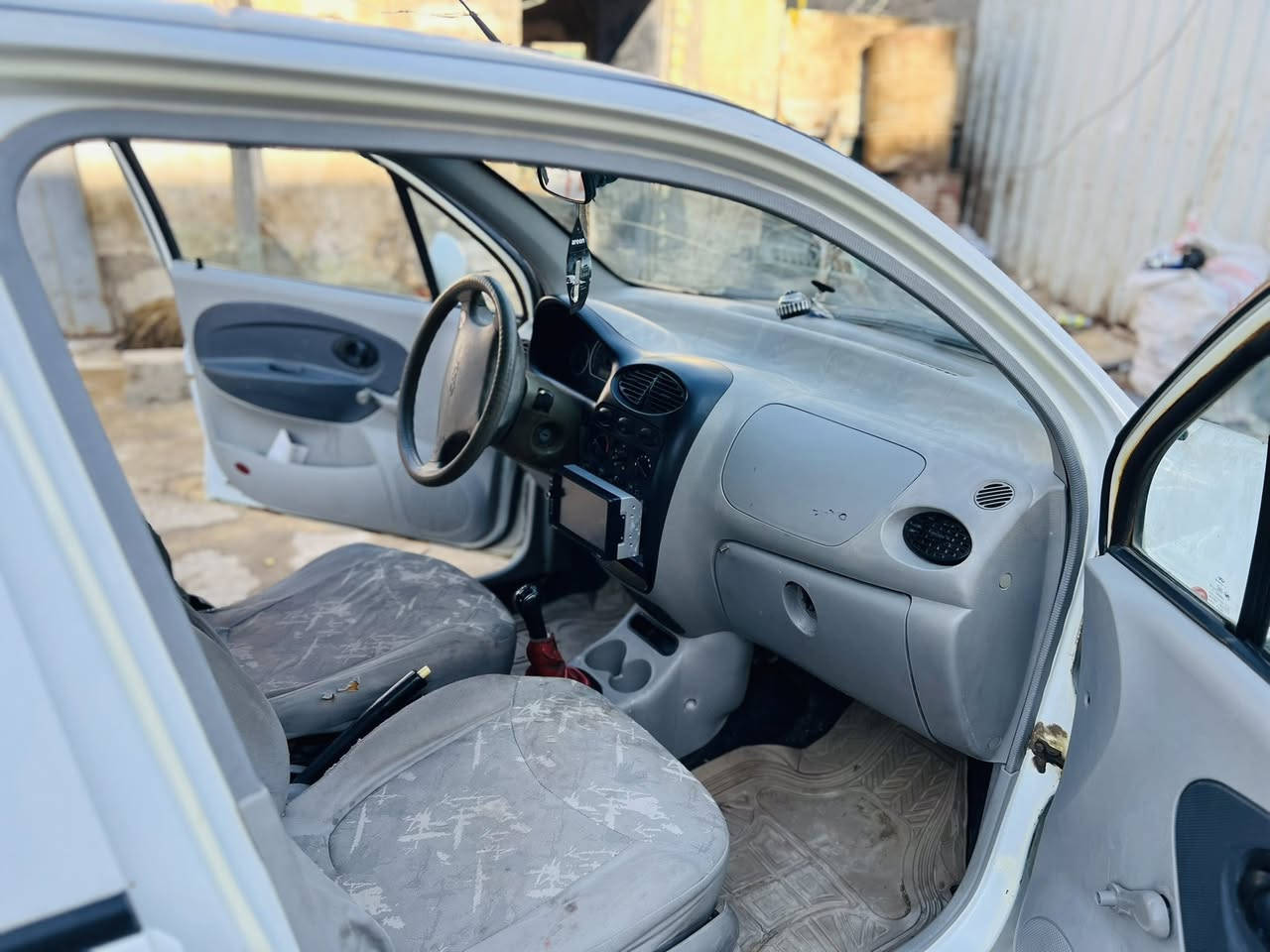 للبيع شيري كيو كيو مديل 2013 سيارة جاهز وخير من الله محرك 4 سلندر كير عادي مكينة وكير خير من الله يشكن الكاع كهربائيّة كله شغالة من طول الطول رقم الماني بغداد تبريد شغال عوزة بس عاز 

#ملاحضة رعية متوفي اتكفلك سرقه وعشاير السعر 15 ورقه 

عنواني ناصرية مركز الاستفتسار الاتصال على رقم ***********
