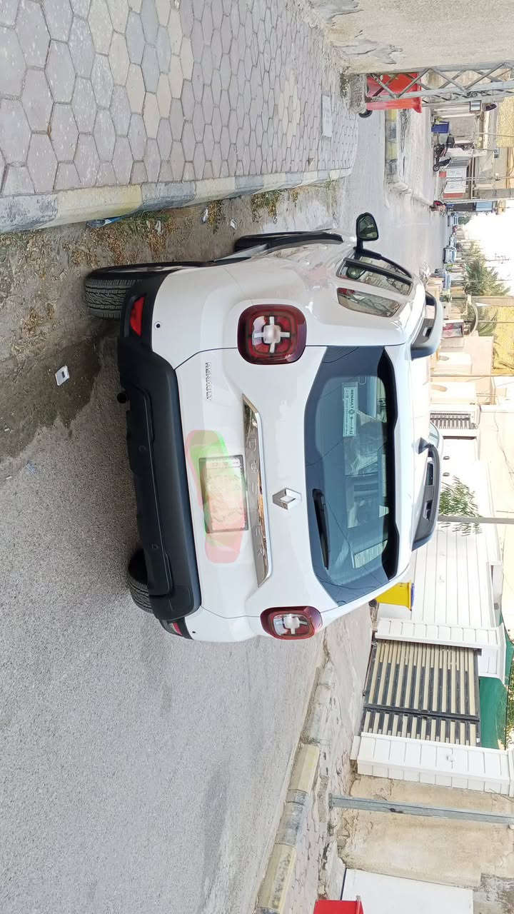 نوع السياره  رينو داتسر مديل2025 ماشيه 2000 مكفوله من اي ضرر الرقم بغداد بأسمي العنوان كوت .واسط السعر 135 وبيهه مجال المواصفات مكينه 1600  ***********
