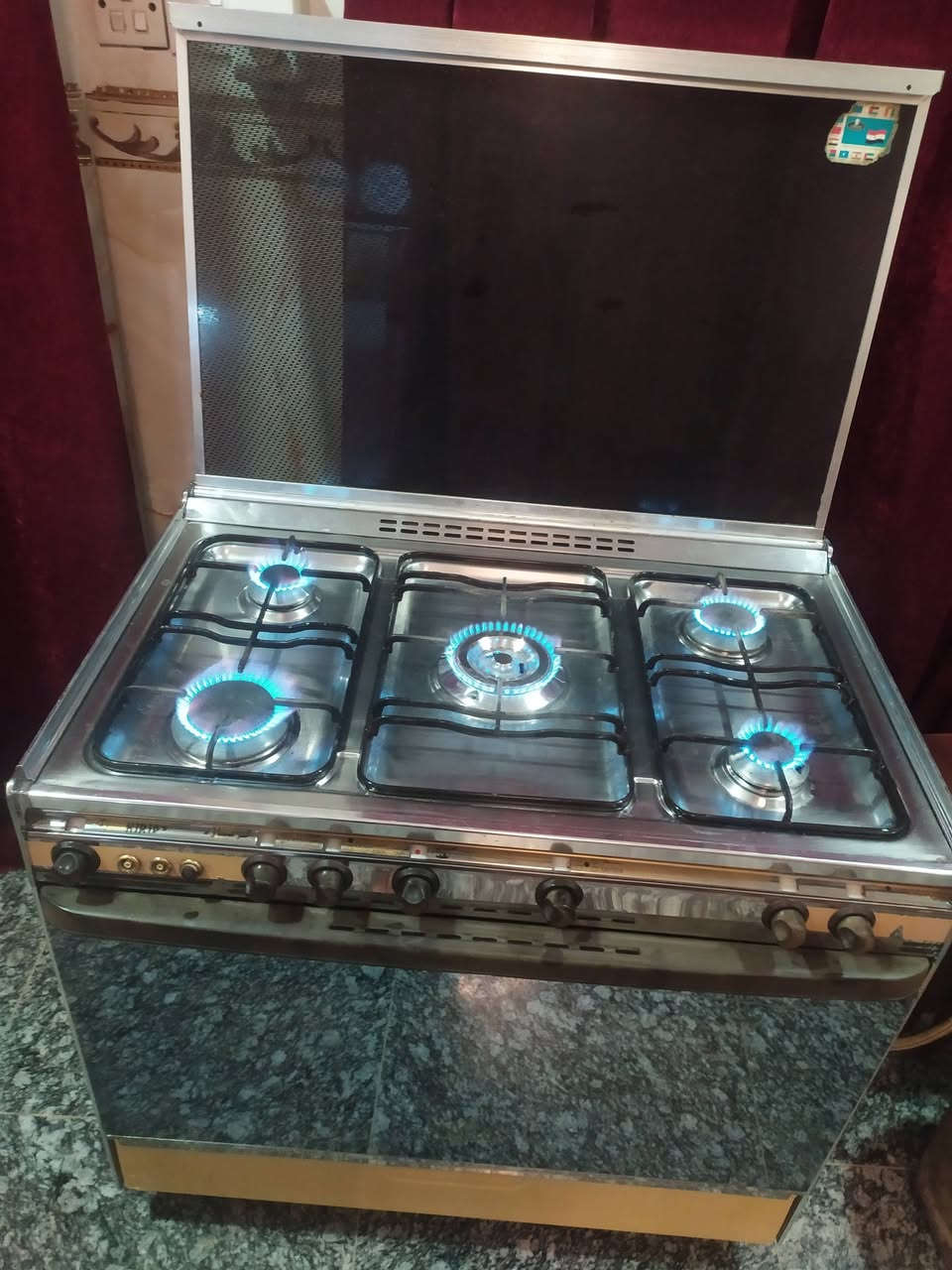 طباخ كريازي مصري الاصلي نظافه 90/100 كله شغال عالفحص الفرن والعيون ناره زركه وقويه سعره 240 يوجد توصيل


**إذا كنت صاحب هذا الإعلان وتريد حذفه لأي سبب، رجاءا أرسل رسالة إلى الدعم الفني**