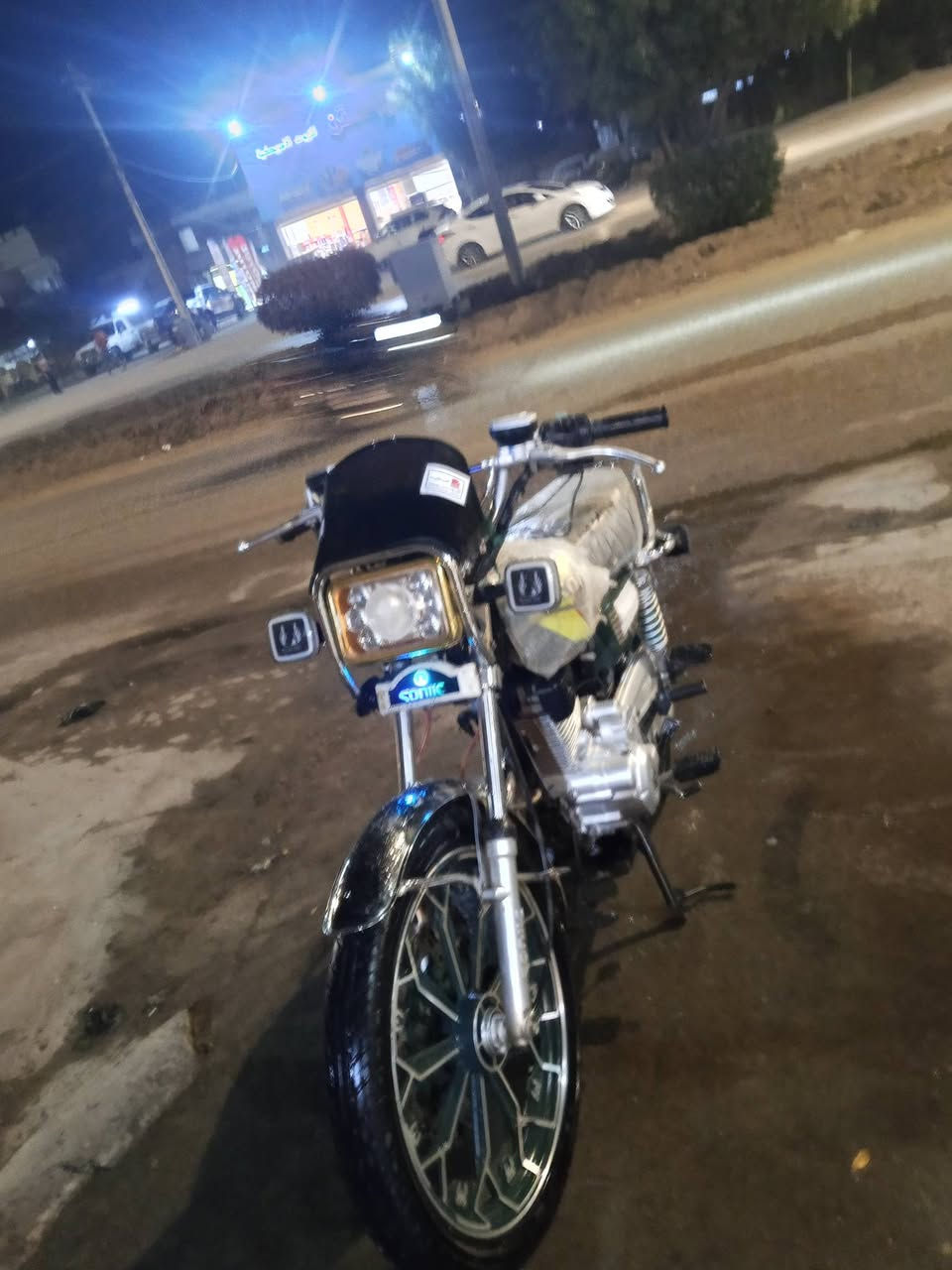 سلام عليكم دراجه سيفان للبيع موديل 25مكينه 200 السعر 750وبيها مجال الستفسار ***********
