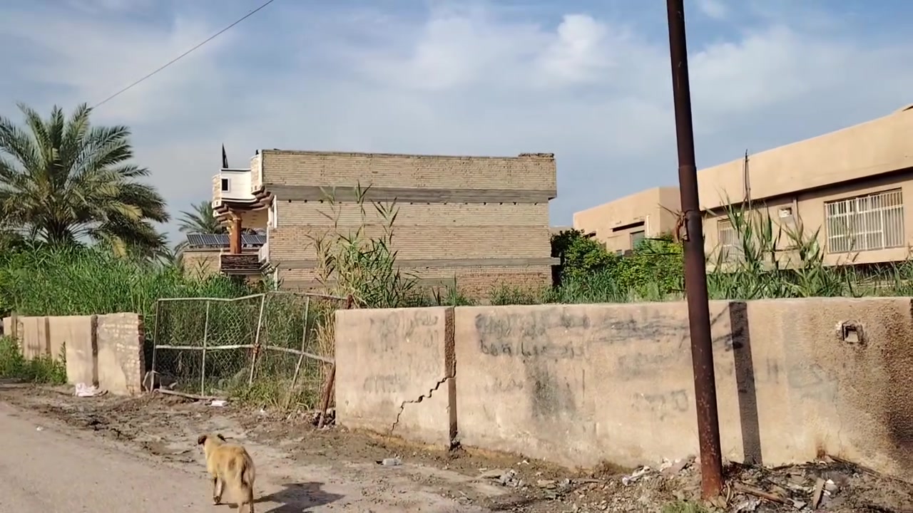 من رخصت الادمن المحترم قطعه 712متر حي المعلمين الأولى خلف المشتل طابو صرف مراجعه مكتب دلهي مقابل مطعم عمو مهدي حاليا مطعم البهار *********** او ***********
