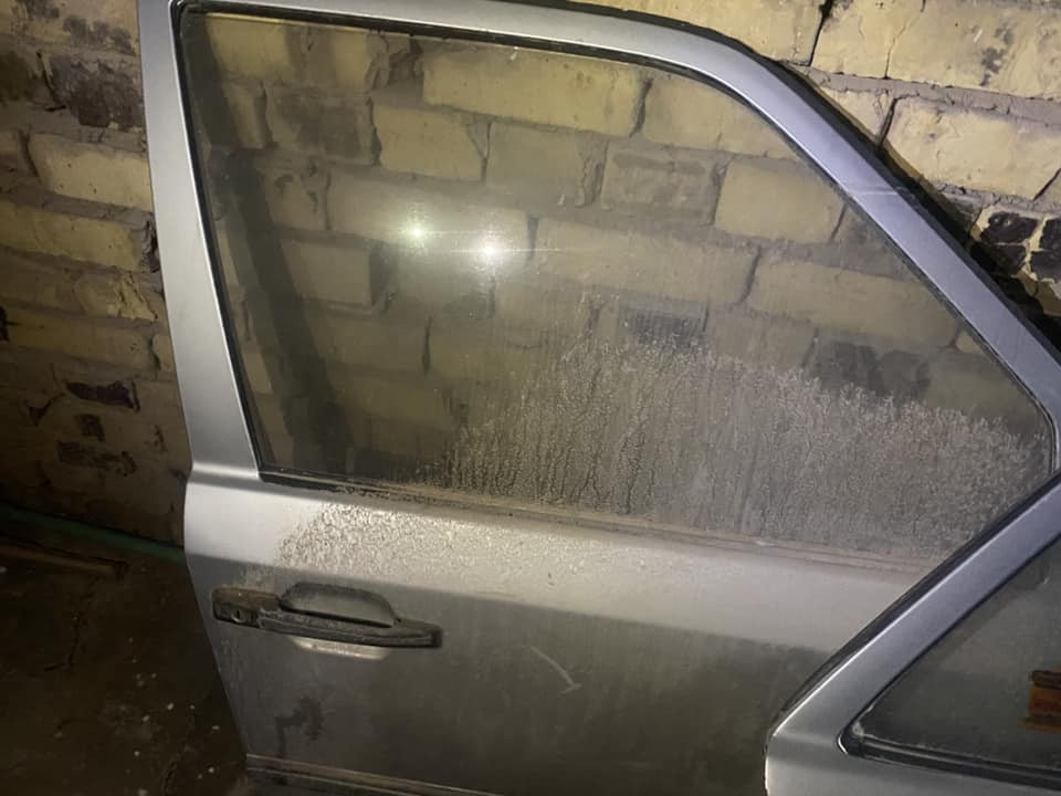 السلام عليكم. 

من رخصت الادمن

بيبان عدد ٤
مارسدس دب مديل ٨٨. جدد بمعنه الكلمه بدون صبغ بدون ضربه بدون خياس

***********
***********
