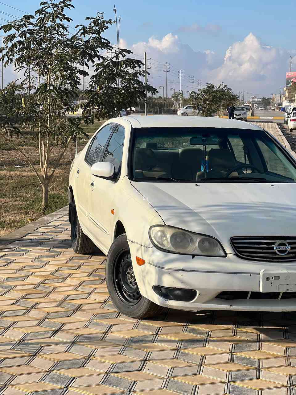 سلام عليكم للبيع مكزمه موديل 2008 مال مزاد محرك 6 شرط كير شرط صدر خلفي امامي جديد كهربائيات كلها شغاله السياره حلوه مامتعوبه مال موضف وعلى ايده مسجل شغال+ اربع سماعات كيج البانزين شغال كيلو متر شغال كيج الحماوه شغال السياره جاهزه ربع ماتحط عليها مكان السياره تكريت القادسية بيها وكاله السعر 43 وبيها مجال 
***********
***********
