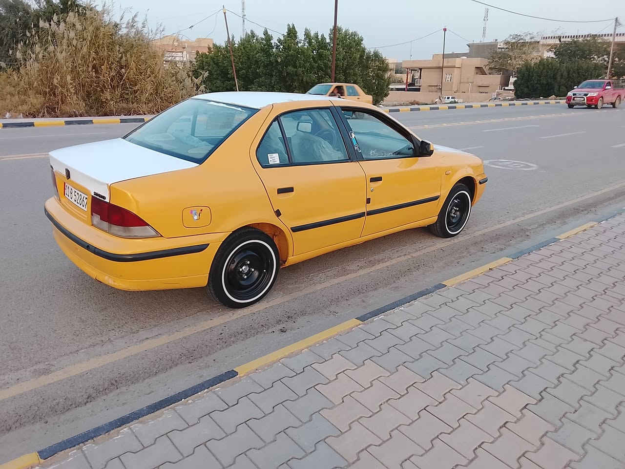 إسلام عليكم
سمند موديل 11 
رقم بغداد نكليزي بسمي ولا ألف عليها من كلشي مصفرة 
السيارة كير ومكينة كفالة 
قبل سبوعين حدادية خلفي  أمامي كلا جديد تخم تاير ويالة
الحجم 14 جديد 
عينة وصينيه وبوربرن جديد 
السيارة 
بيها رشات صبغ الجمالية 
السيارة احلا من الصور وترايك 
وين ما يعجبك السيارة ناعمة جداً 
السعر 37 وبيها مجال حك جية 
العنوان كوت مركز المدينة 
***********
