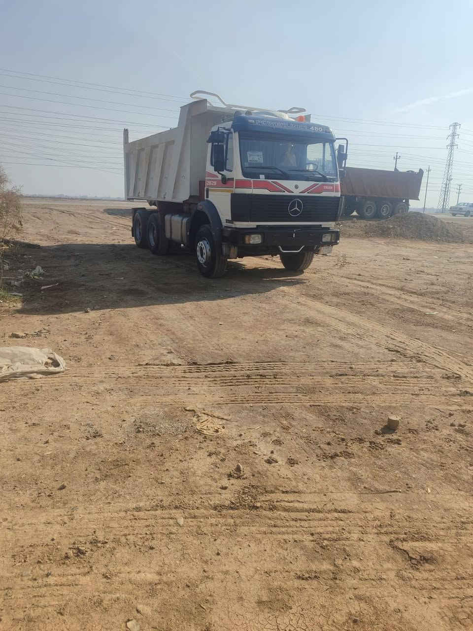 سلام عليكم سياره للبيع كرواتي موديل واحد وتسعين شاصي مكفول مكينه ١٣٠ محسن كير ١٥٥ فافون مجموعة نص جيف بوربرن جبير تخم تاير سنوية ٢٩ جديده ***********
