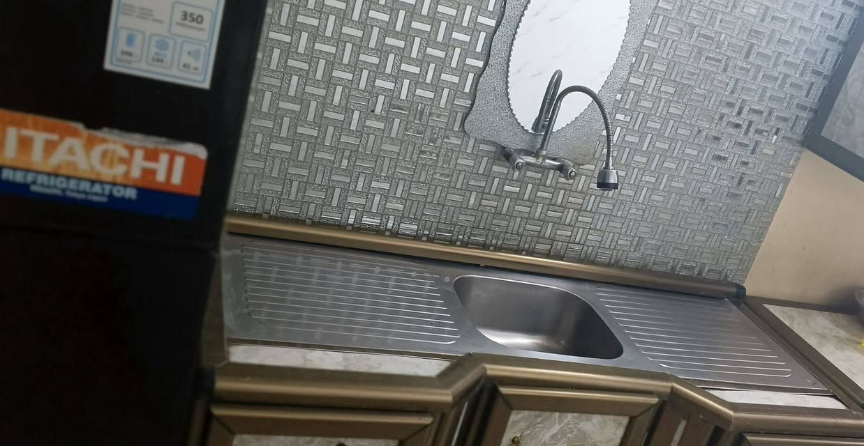 كاونتر مستعمل للبيع 3 قطع  سنك ملحق وكاونتر  السعر 450 الف العنوان اليرموك للاستفسار 
الاتصال على الرقم ***********
