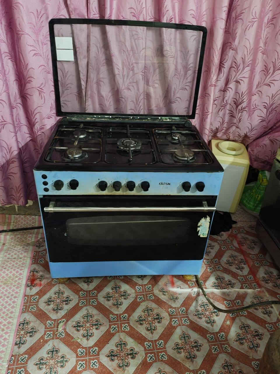 طباخات نضيفات وشغالات نارهن زركه تخبل تفحص وتاخذ اي خلل ما بيهن عنواني سبع البور ال 5000واتساب ‏‪***********‬‏
