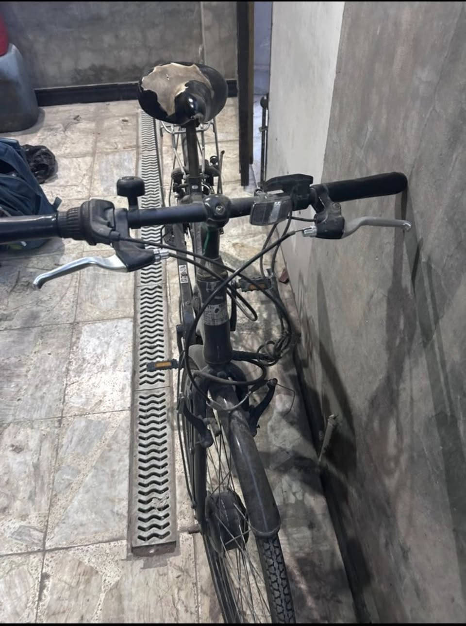 السلام عليكم بايسكل شحن مساعد حجم ٢٧ ماركه allegresse مكينه كير شيمانو بي بطاريتين وحده مشدوده عليه ولثانيه احتياط مكاني بغداد حي اور استفسار خاص او ***********
