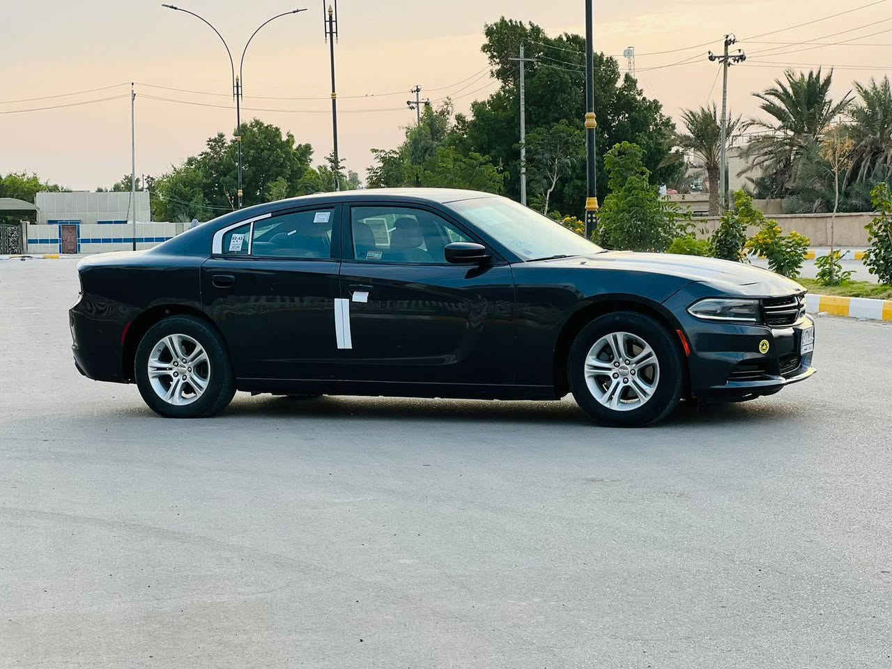 سلام عليكم البيع و مراوس  شارجر موديل 2016مرمزه 2022حره تحويل ثاني بسمك ضرارها جاملغ و بنيد بدون دواخل جاهزه سياره لأخير كير ومحرك واحداديه وتبريد ثلج ❄️ مكينه ما مفتوحه تخم تاير جديد سياره فول تبريد قطعتين بصمه اشاشه كبيره بعد بيها موصفات حلوه مكان سياره ناصريه شموخ سعرب154وبيها مجال رقم ***********
