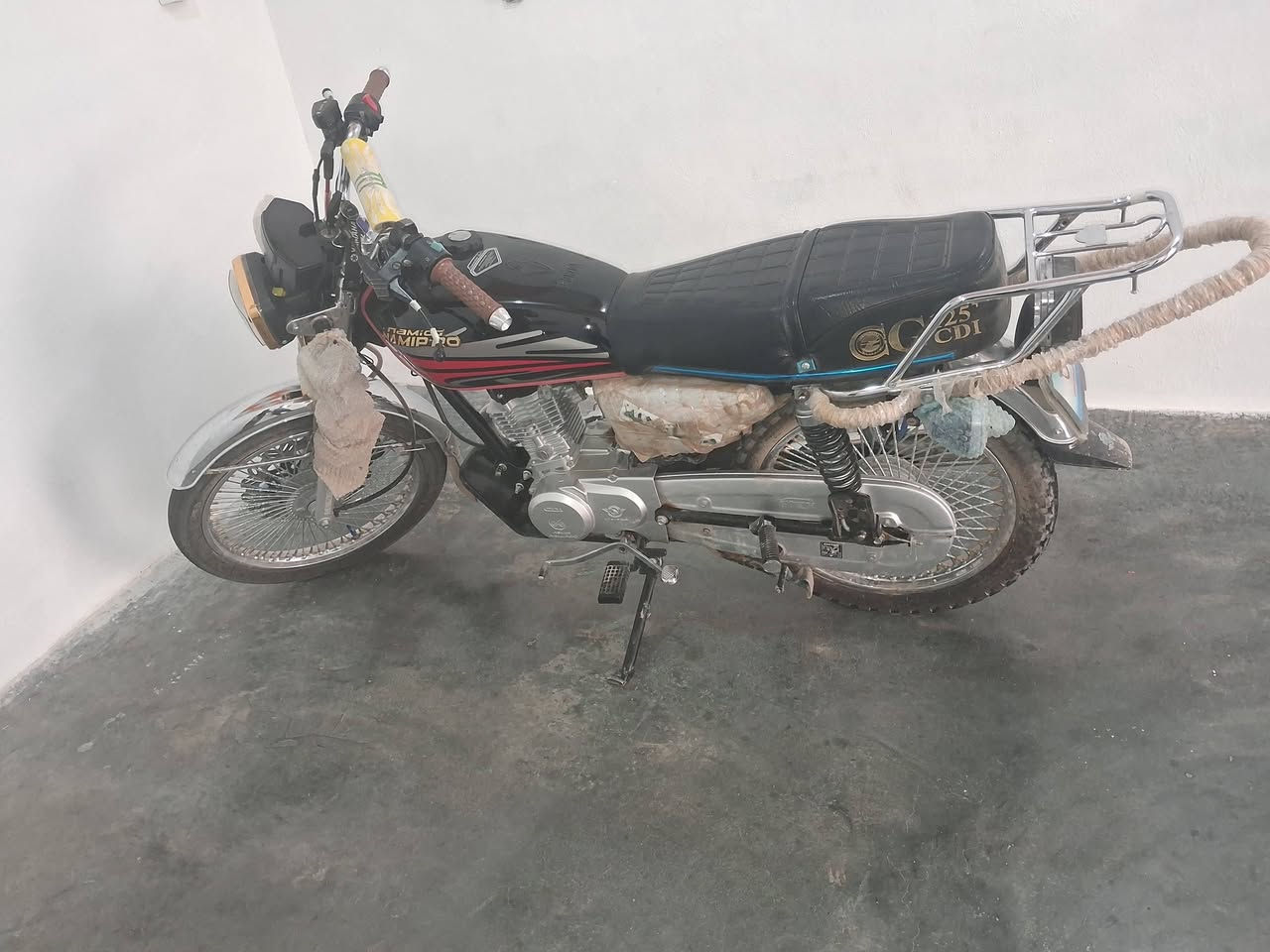 ماطور موديل 26 دراجه فول  دراجه سبب لبيع الولد ابو ميقبل يصعد ماطور ولهاذ لقرض يبيعه سعر 750وبي مجال مكاني شيخ لنكر ***********
